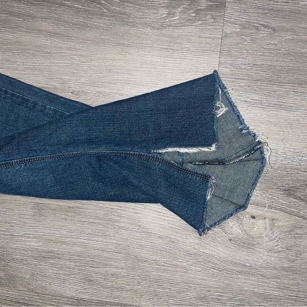 DKNY vintage flared wide leg jeans women’s size 8 raw hem Y2K denim blue jeans - Picture 4 of 12